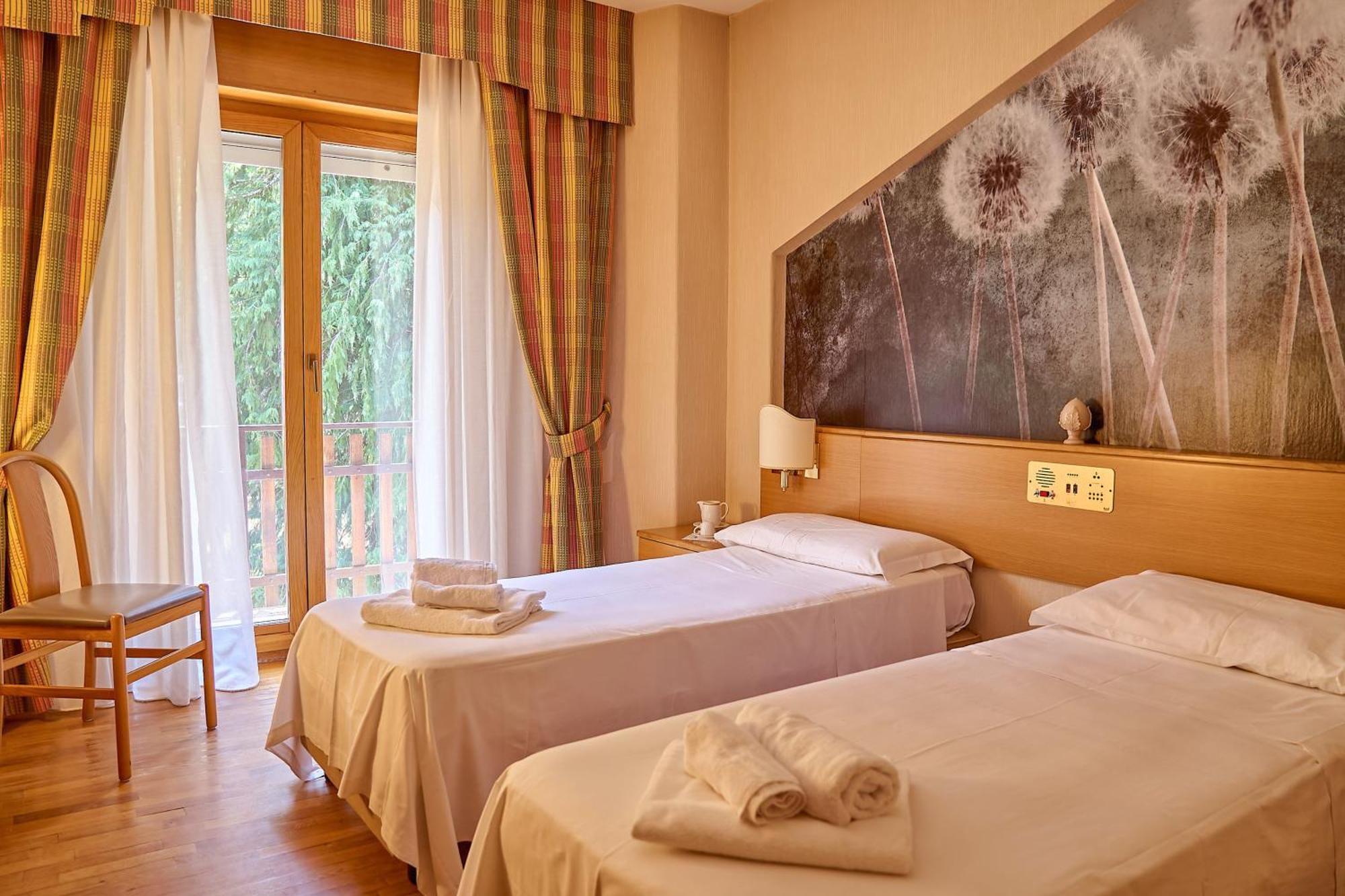 Hotel Camigliatello Камільятелло-Сілано Екстер'єр фото