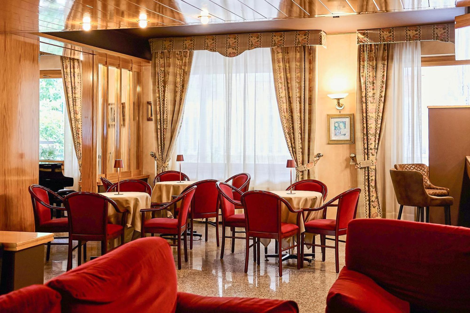 Hotel Camigliatello Камільятелло-Сілано Екстер'єр фото