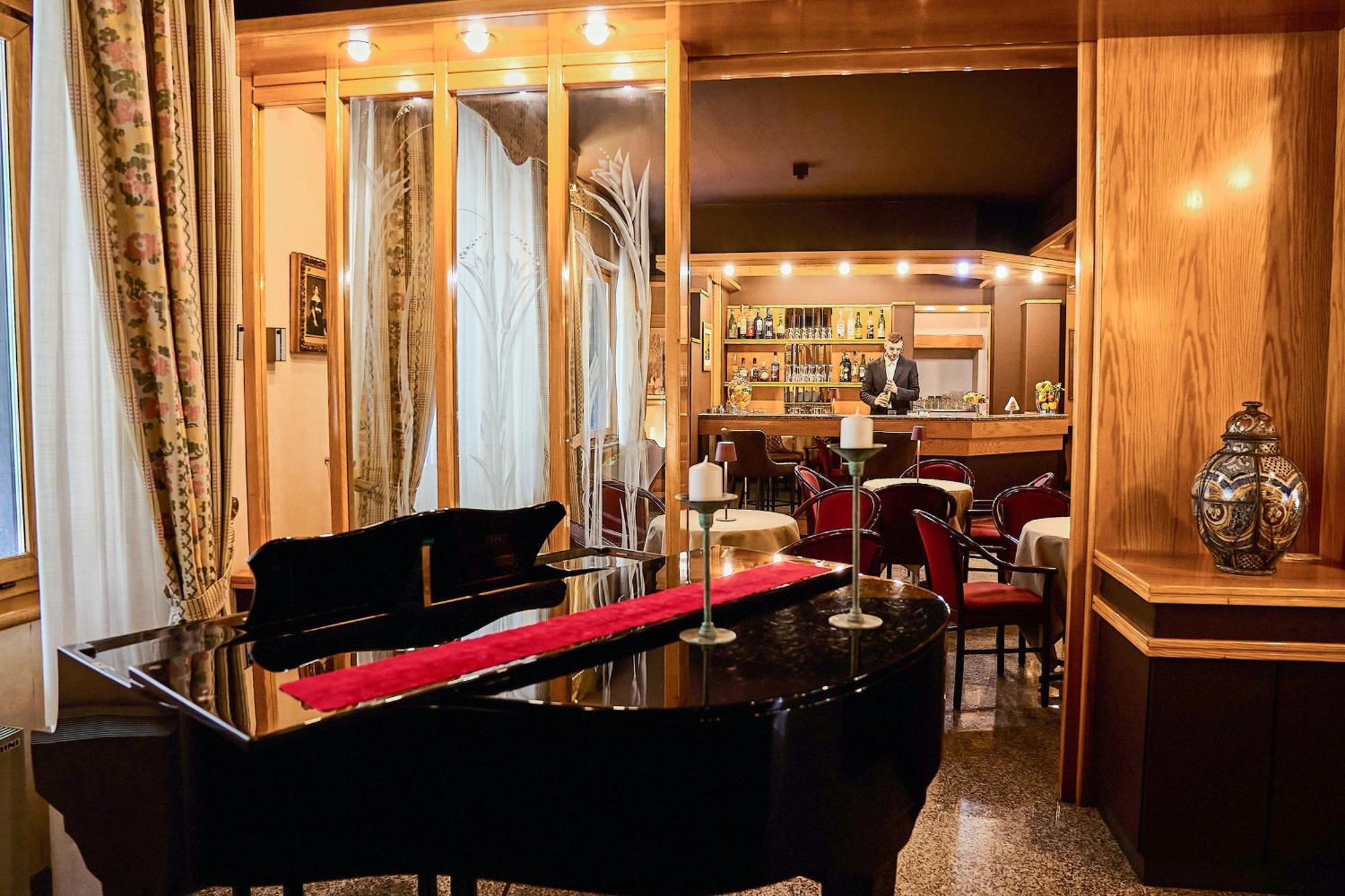 Hotel Camigliatello Камільятелло-Сілано Екстер'єр фото